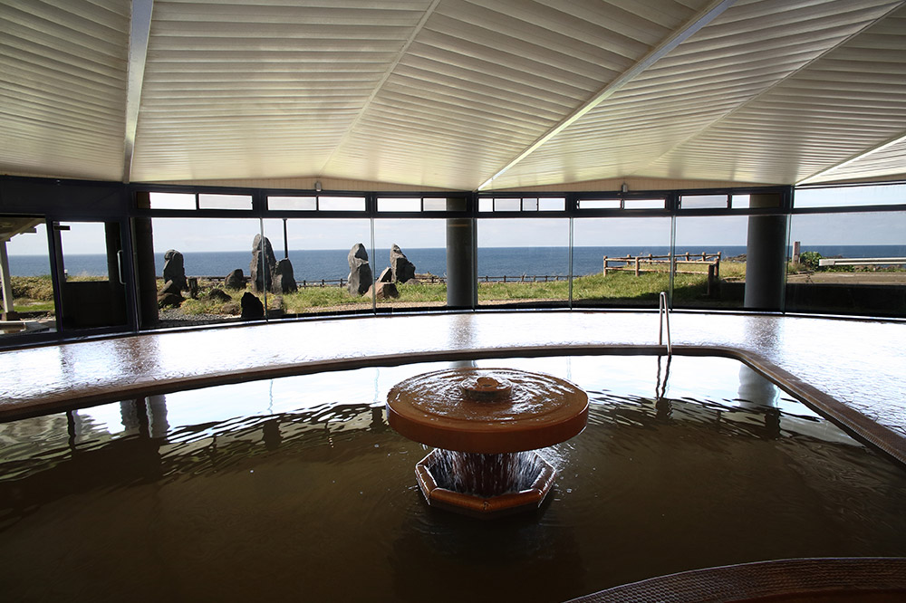 【平日限定】男鹿リゾートホテルきららか ペア宿泊券（夕・朝食付き）秋田県 男鹿市 大パノラマ 源泉 名湯