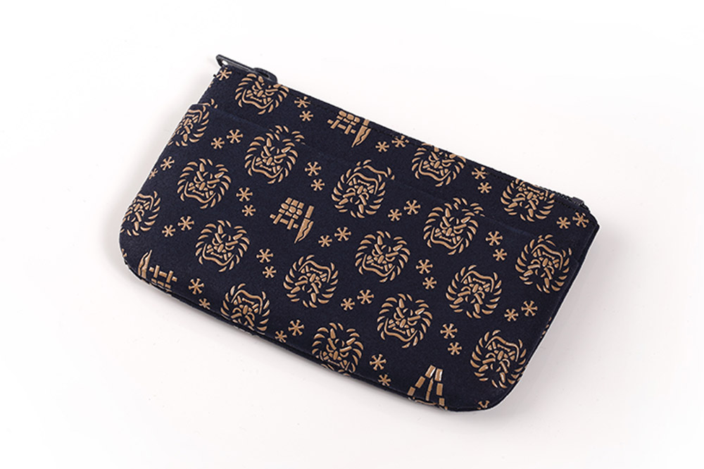 なまはげ館オリジナルデザイン印伝 小銭入れ（ファスナー・紺） 和柄