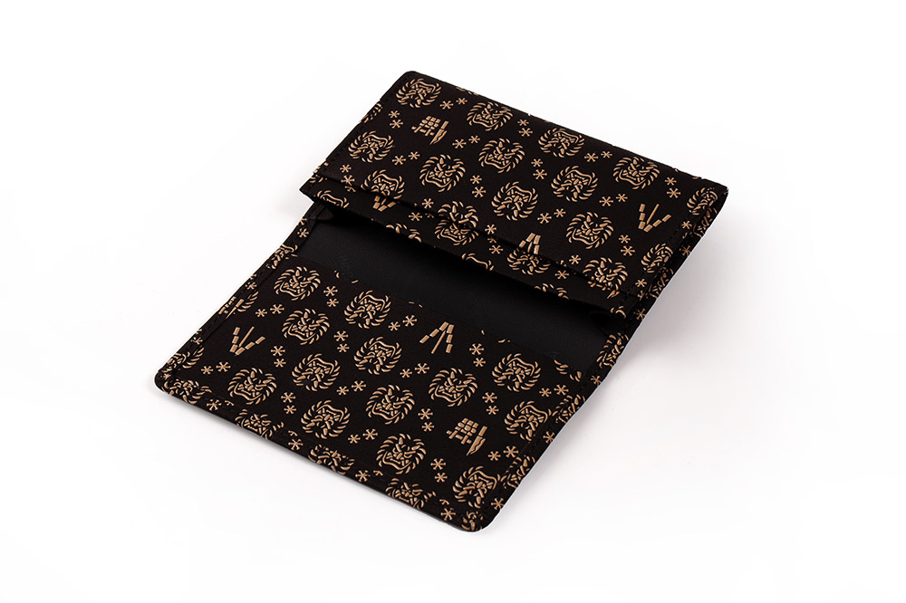 なまはげ館オリジナルデザイン印伝 名刺入れ（黒） 和柄