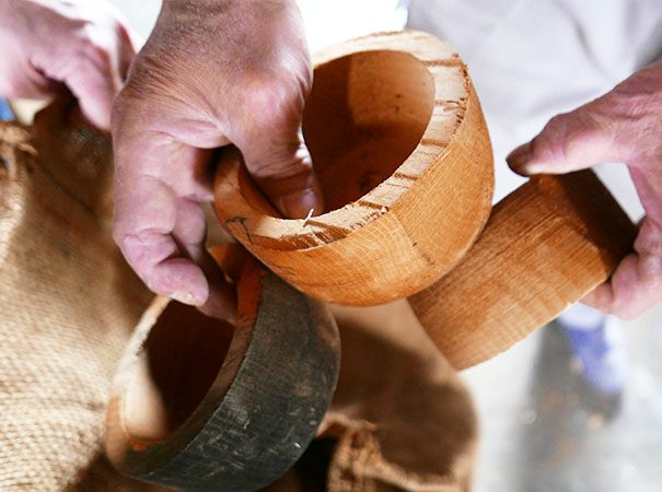 aeru 川連漆器のこぼしにくい器 平皿 べんがら【(株)和える】[D15601]