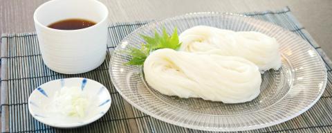 稲庭生うどん比内地鶏つゆ付セット【稲庭古城堂】[B2-1301]