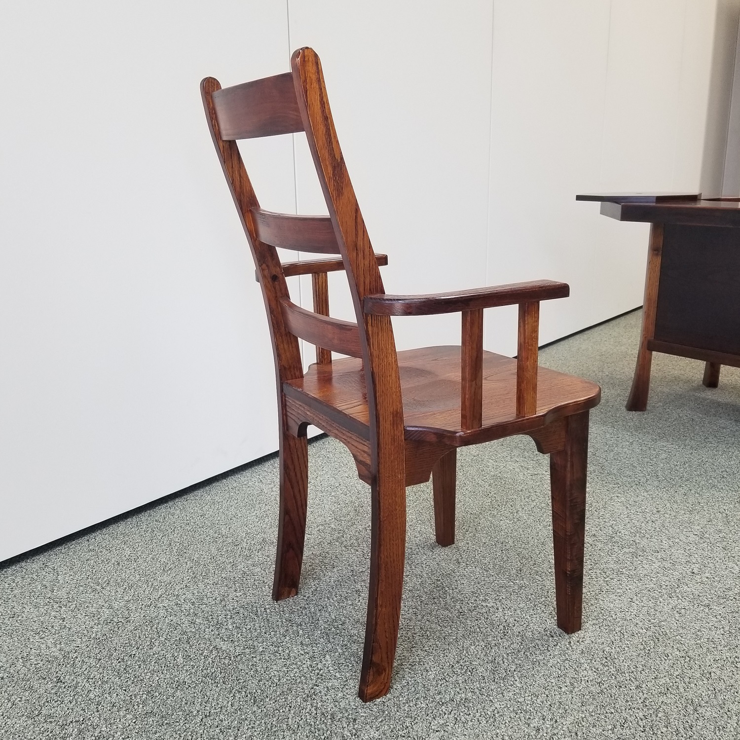 ハイバックチェアー（肘付）椅子 いす イス ハイバック 肘付きチェア 背もたれ ダイニングチェア 木製チェア 食卓椅子 高座椅子 アンティーク調 高級 インテリア 家具 レトロ 和モダン 和室【(有)高松木工】[F8805]