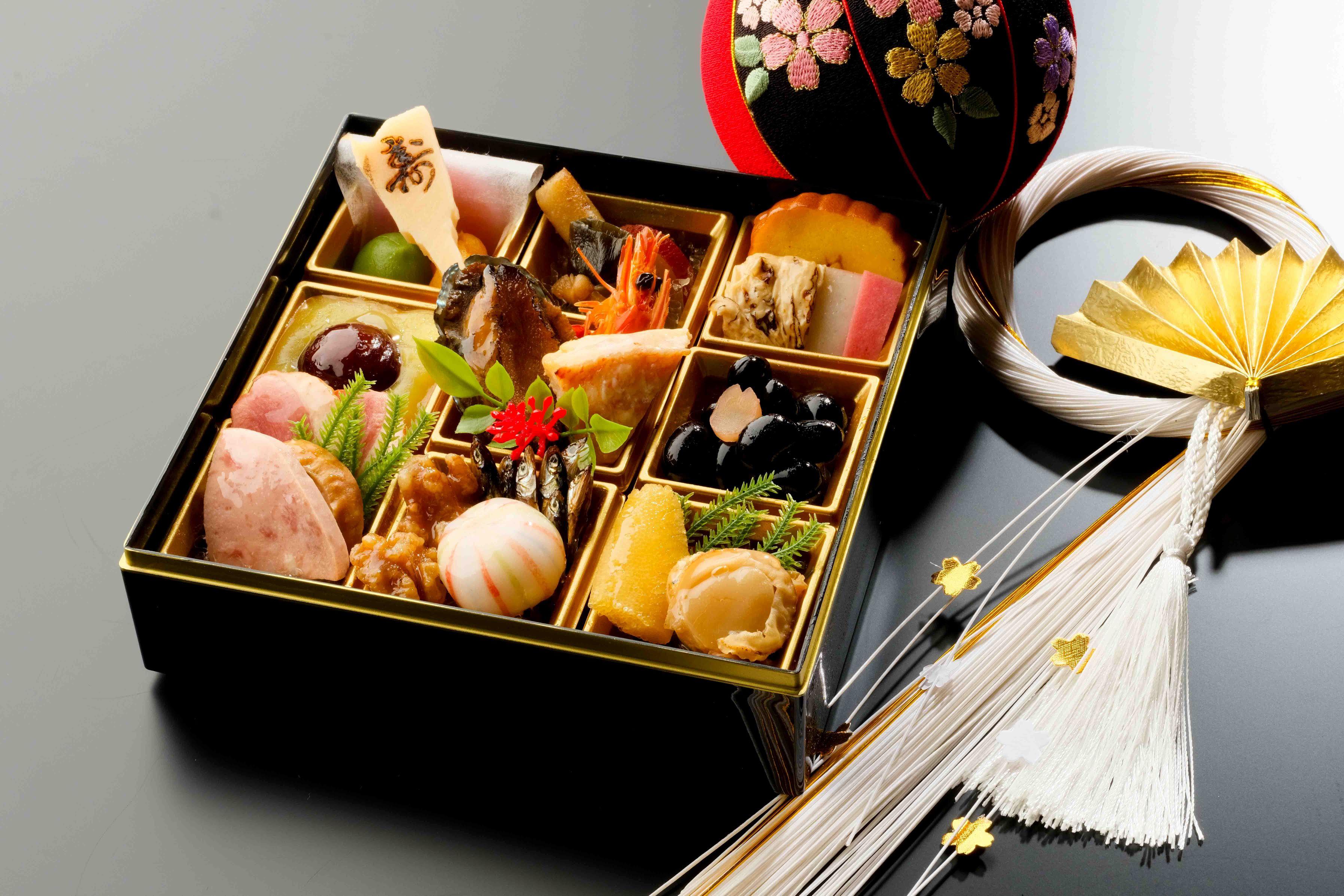 【数量限定】和洋中のおひとり重 生おせち「福籠」(12/31お届け) おせち 一人前 和洋中 お正月 冷蔵おせち 新年祝い 縁起料理【湯沢ロイヤルホテル】[B9-4501]