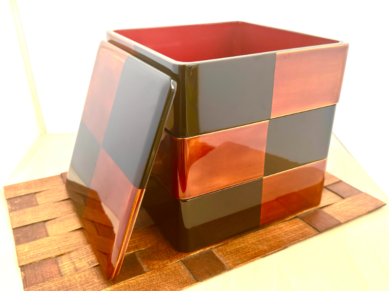 川連漆器 銀間市松6.0寸角三段重【佐藤商事】[E5505]