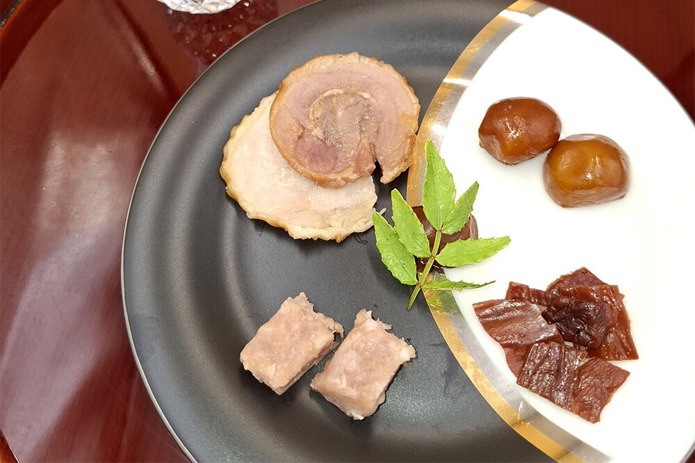 お試し 燻製 比内地鶏入り 燻製アソート（さば燻製、比内地鶏燻製味比べ、チーズ燻製） クロネコゆうパケットでお届け [燻製 おつまみ 鯖 さば 比内地鶏 チーズ セット 秋田 由利本荘市 チャコール ふるさと納税 お試し]