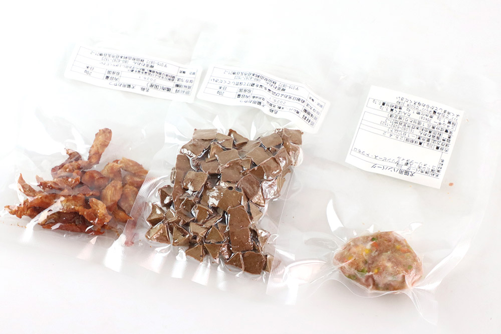 喫茶わおん ペットのおやつ 詰め合わせ B（鶏ジャーキー 20g×1／鶏レバークッキー 20g×1／豚肉ハンバーグ 30g×1）