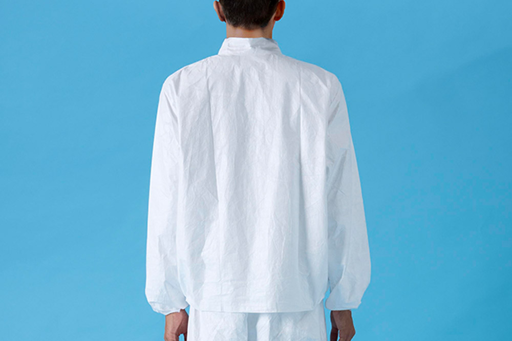 タイベック（R)製 ジャンパー、ズボンセット（LL）