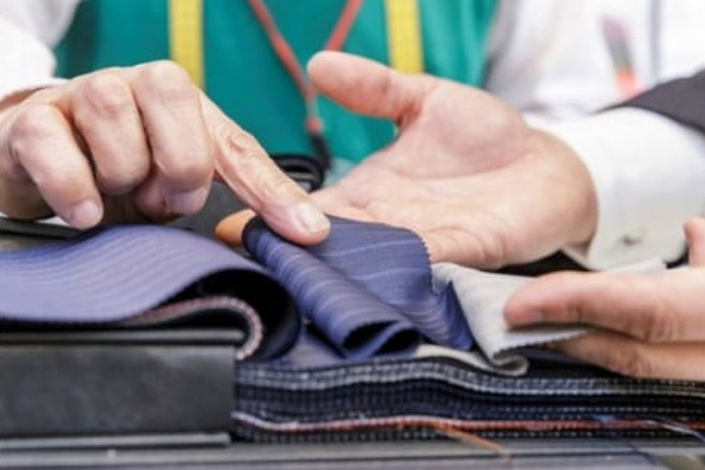 【来店必須 お仕立て券】オーダースーツ 秋田ノーザンハピネッツオフィシャルスーツ 大同衣料【CROSS STAGE】【ゆうパケット】