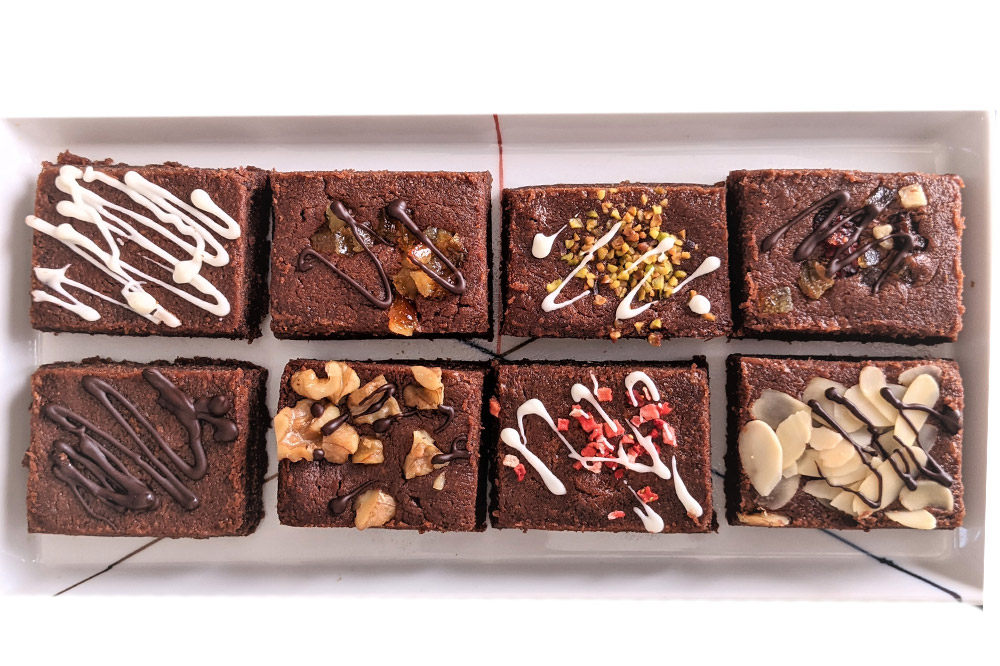 しょこらんこ16個セット［8種詰め合わせ］ブラウニー（チョコ、ホワイト、オレンジピール、ピスタチオ、アーモンド、イチゴ、フルーツミックス、クルミ）スイーツ お菓子