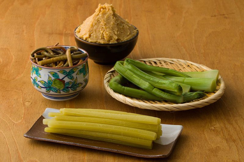 ふるさとの味わいセット（阿仁みそ・比内地鶏スープ・ふき水煮・ぜんまい水煮・山うど水煮）