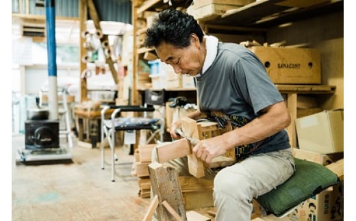 秋田杉 おひつ２合(竹タガ) 国産 職人手作り 高級 木製 飯櫃 飯びつ お鉢 寿司桶 木桶 天然木 日本製 職人 手作り ギフト プレゼント