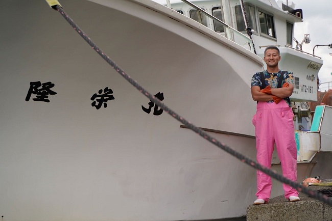 秋田県 金浦産 サザエの柔らか煮 80g×3パック えっこ船長の漁師飯 加工品 魚介 おかず 珍味 サザエ うま煮