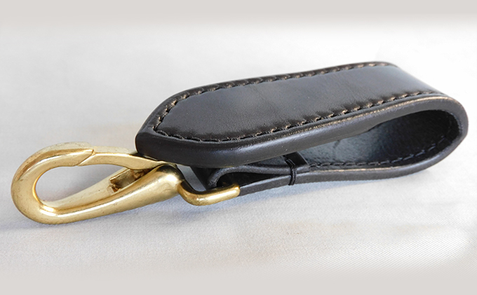 フック付きキーホルダー（ブラック）145×35×20mm【キャッスルファイブレザーアート】