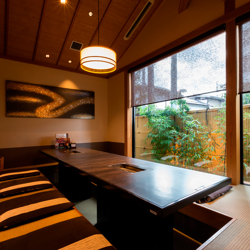 焼肉名匠山牛一頭盛焼肉セット 約900g【特製山牛一頭盛皿付