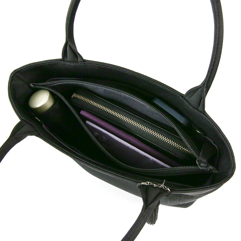 【米沢織】軽くて大容量のタッセル付き2wayトートバッグ ブラック 黒 バック 日本製 冠婚葬祭 式典 入学式 卒業式 入園式 卒園式 ハンドバッグ 弔事 ブラックフォーマル 山形県 米沢市