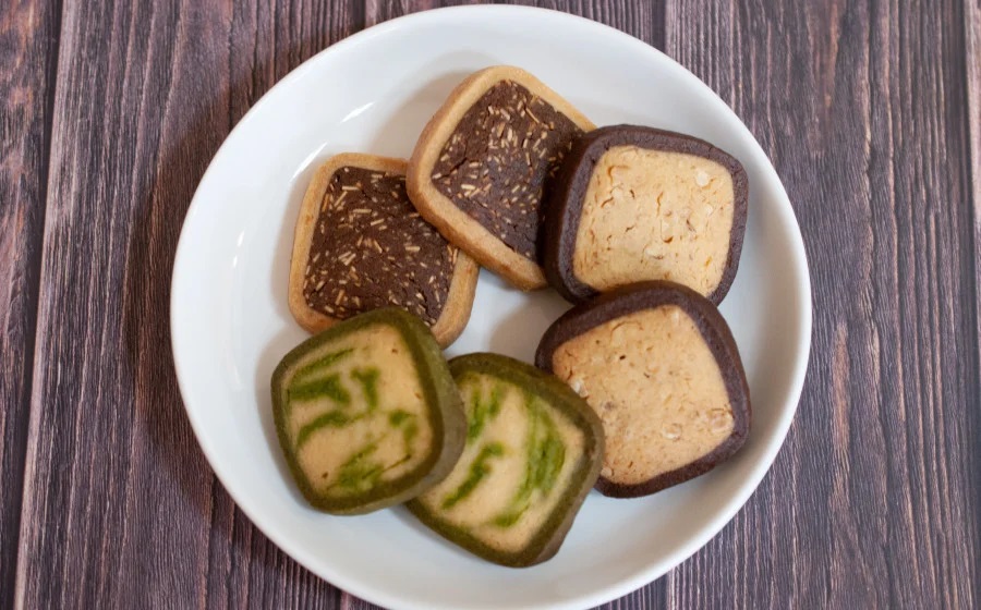 鶴ヶ岡城いしだたみクッキー3種とロールケーキセット　K-634