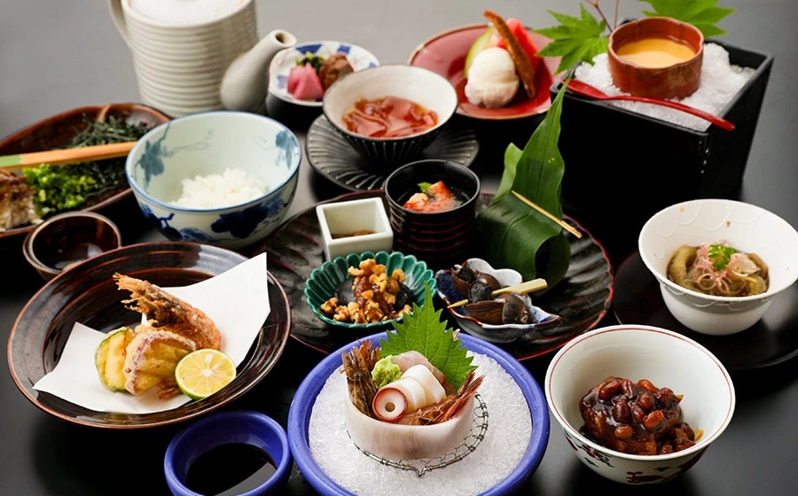 【令和7年産 コシヒカリ (精米) 10kg×珠玉や】旬の特産品と宿泊利用券セット