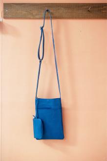 子ヤギ革ポシェット・スカイブルー（小銭入れ付き）