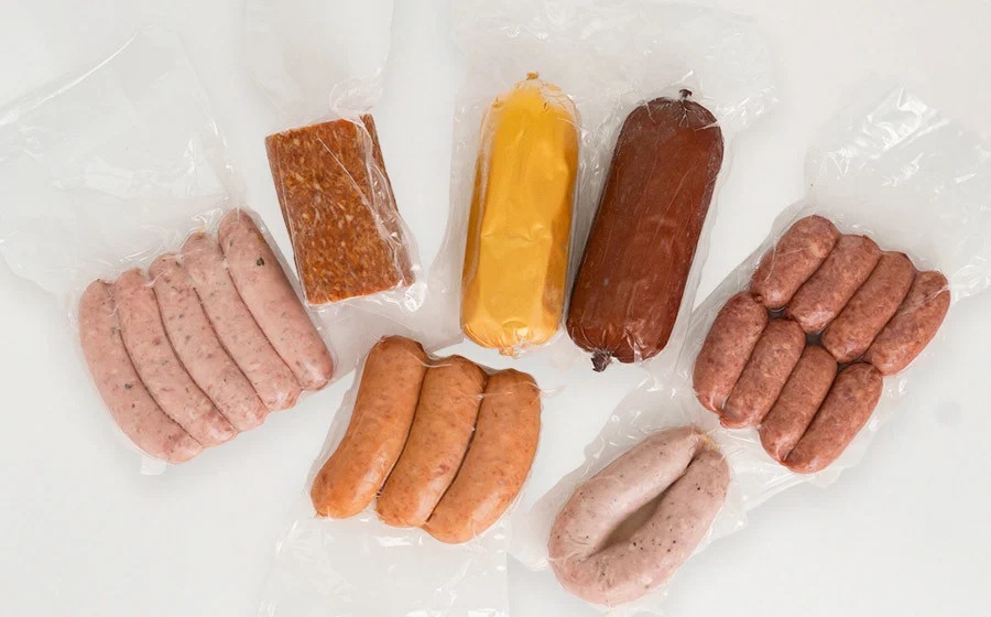 東北ハム　７種セット（粗挽きソーセージ・ポークフランク・生サラミブロック他）　K-760