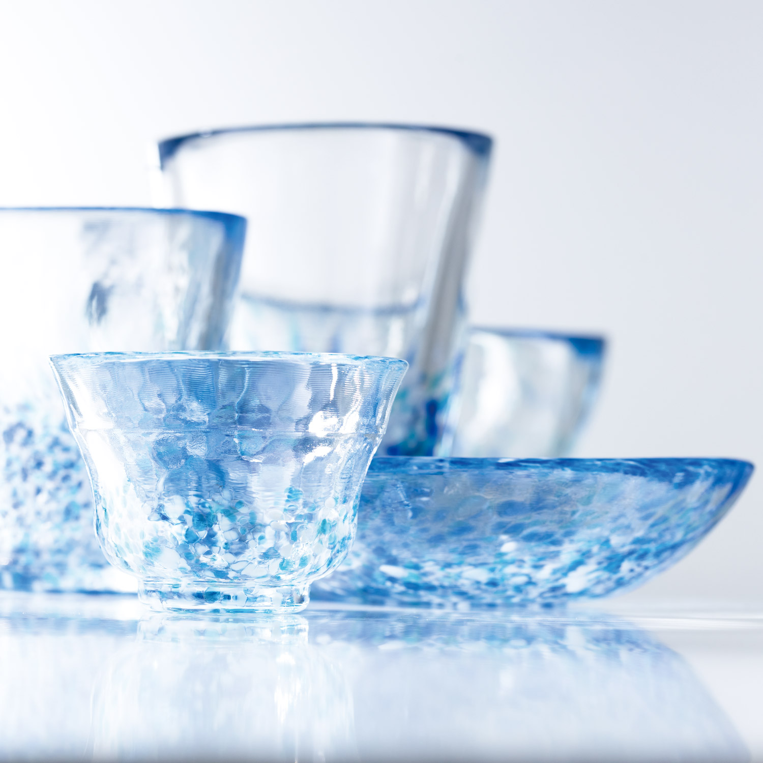 虹のスキャット【うみ】タンブラー小（直径7.3cm×高さ8cm）　松ヶ岡ガラス工業 うみ タンブラー小