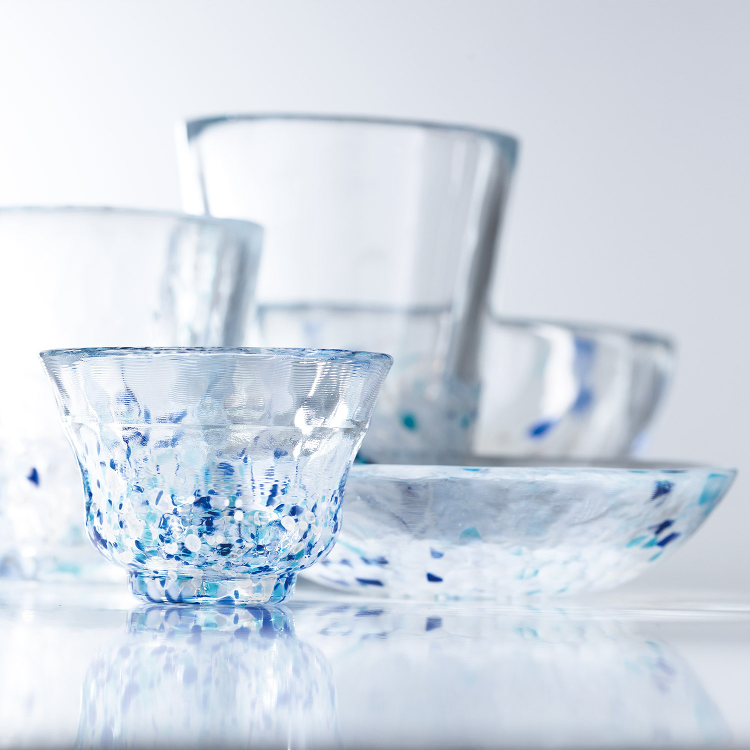 虹のスキャット【こなゆき】タンブラー小（直径7.3cm×高さ8cm）　松ヶ岡ガラス工業 こなゆき タンブラー小