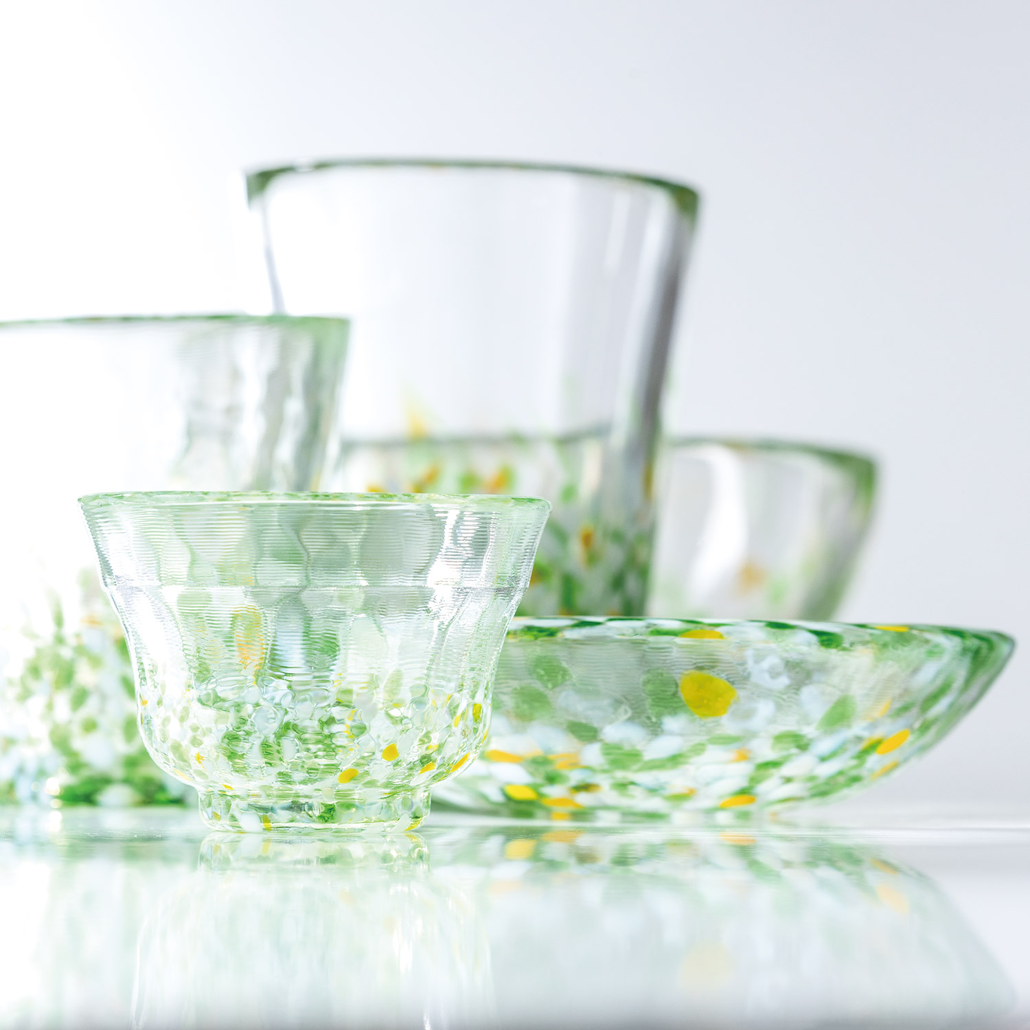 虹のスキャット【わかくさ】タンブラー小（Φ7.3cm×高さ8cm）　松ヶ岡ガラス工業 わかくさ タンブラー小