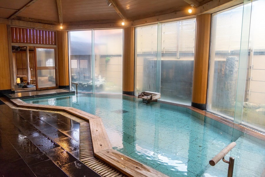 【令和7年産 コシヒカリ(精米) 10kg×游水亭いさごや】 旬の特産品と宿泊利用券セット