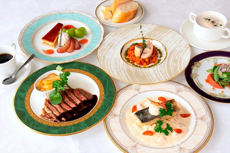 【令和7年産 コシヒカリ(精米) 10kg×東京第一ホテル鶴岡】旬の特産品と宿泊利用券セット