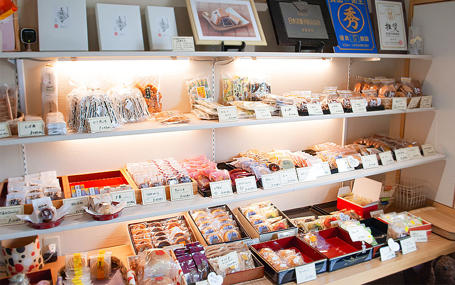 北海道産小麦を使用したこだわりシフォン　プレーン　5号ケーキ（生クリーム付き）　【市制施行20周年記念返礼品】 遠州屋