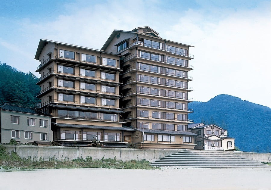 【令和7年産 コシヒカリ(精米) 10kg×游水亭いさごや】 旬の特産品と宿泊利用券セット