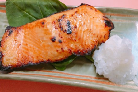 【春の訪れを味わえる】サクラマス味噌粕漬け（大ぶり切り身５切れ）