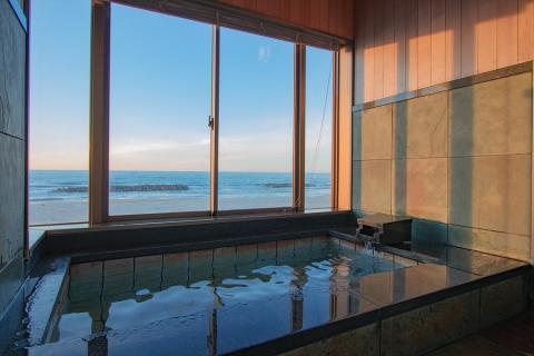 【食と温泉のこだわり】 二名様宿泊券 山形県 鶴岡市  湯野浜温泉　竹屋ホテル