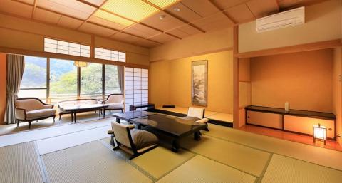 【食と温泉のこだわり】 二名様　特別宿泊券 山形県 鶴岡市  あつみ温泉　萬国屋