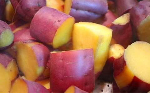 栽培期間中、農薬・化学肥料不使用 ホクホク甘～い『小芋セレクション紅あずま』5kg さつまいも サツマイモ 山形県 新庄市 F3S-1939