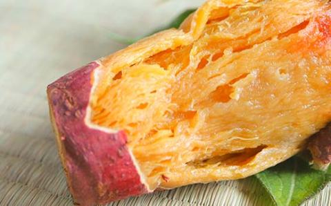 上品な甘さの【シルクスイート】1kg （栽培期間中、農薬、化学肥料不使用） さつまいも サツマイモ 芋 F3S-2001