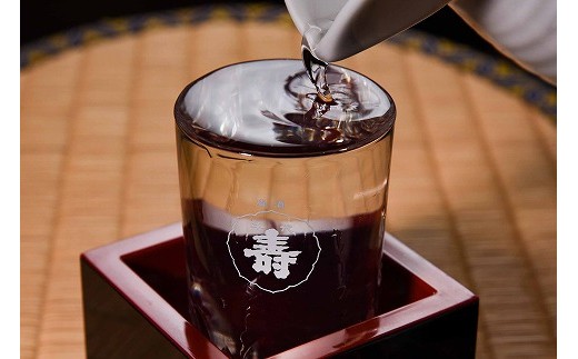 純米大吟醸 虎乃子 1,800ml ×1本 《山形県産酒造好適米「雪女神」使用》　042-E-CK020