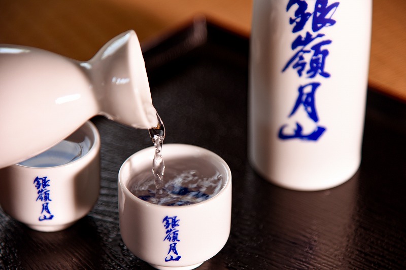 【銀嶺月山】日本酒 冷酒 3種 飲み比べ 6本 セット （300ml×各2本）【2025年5月頃から2026年1月末頃発送予定】【 酒 日本酒 地酒 大吟醸 生酒 冷酒 限定酒 期間限定 季節限定 晩酌 おすすめ ミニボトル 1万円台 東北 山形 山形県 寒河江市 月山酒造　015-E-GS008