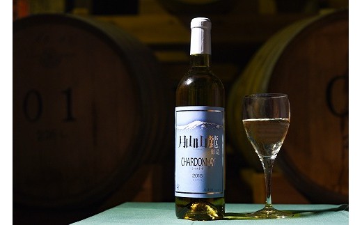 山形の地酒と白ワイン 飲み比べセット ＜特別純米酒 出羽の里・月山山麓シャルドネヴィンテージ＞（720ml×2本）　  016-E-CK009