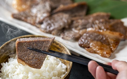 山形牛 ロース 味噌漬け 300g 《丼にもオススメ！ごはんに合う！白米が足りない！今夜はステーキ丼！オンザライス！》／ 牛肉 黒毛和牛 お取り寄せ 厳選 ステーキ 焼肉 焼き肉 国産 霜降り 冷凍 1枚 300グラム 高級 人気 東北 山形県寒河江市　026-D-YL021