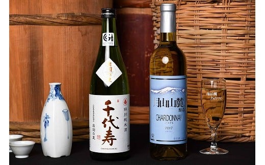 山形の地酒と白ワイン 飲み比べセット ＜特別純米酒 出羽の里・月山山麓シャルドネヴィンテージ＞（720ml×2本）　  016-E-CK009