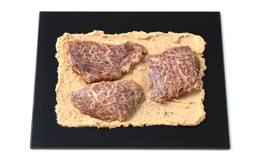 【肉の旭屋】 米沢牛えぼし漬けモモ 210g(3枚入)×2箱 『(株)