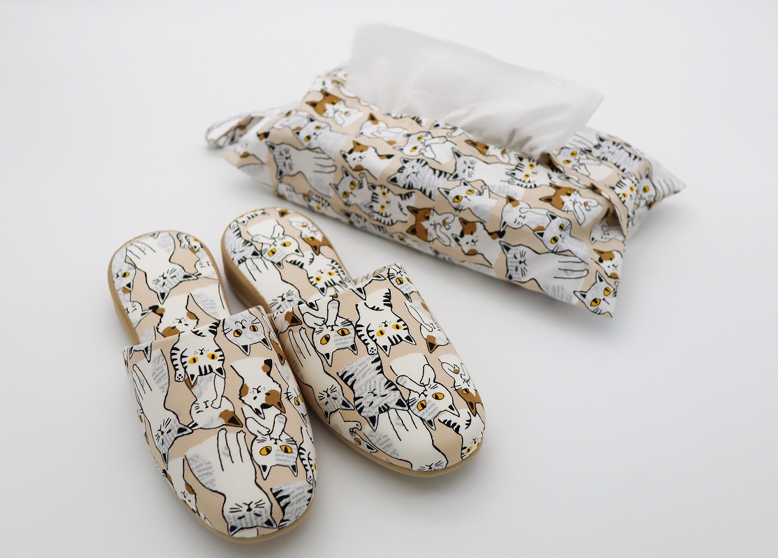 【Mサイズ・ベージュ】かわいい猫柄のスリッパ♪ にゃんセット（スリッパ1足、ティッシュカバー1枚セット）