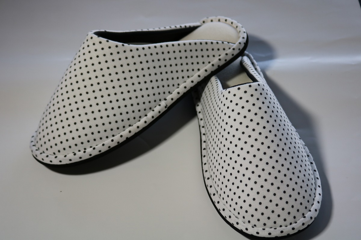 ☆ホワイト・Mサイズ☆ ソフトスリッパ １足【軽くてやわらか】