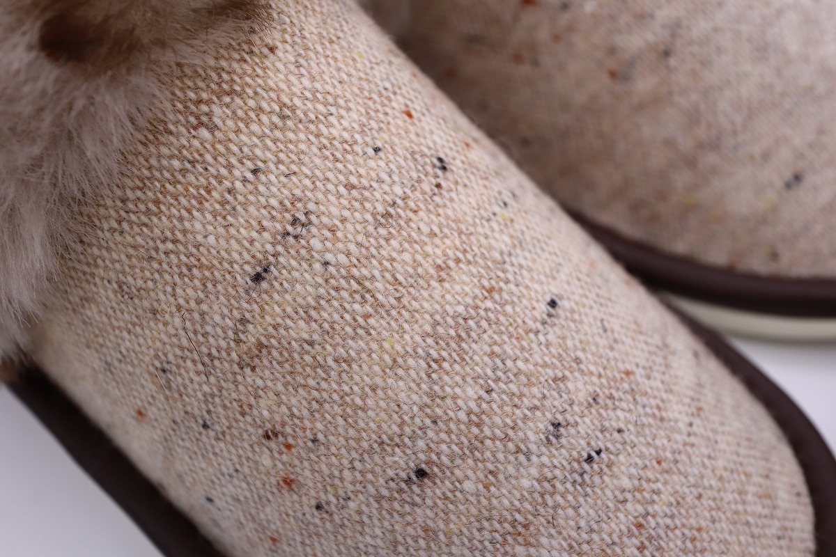 【Mサイズ・ベージュ】ドットボア・ボアスリッパ 1足【数量限定】