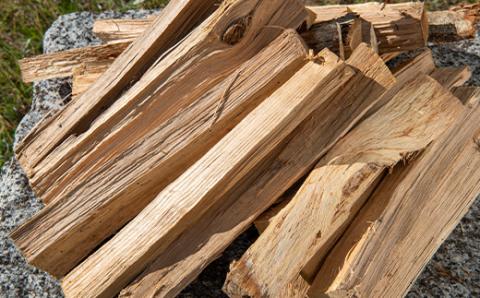 FYN9-539 大人の火遊びセット 薪 約4kg (ナラ 楢 100％) キャンプ アウトドア 乾燥薪 焚火 ソロキャンプ