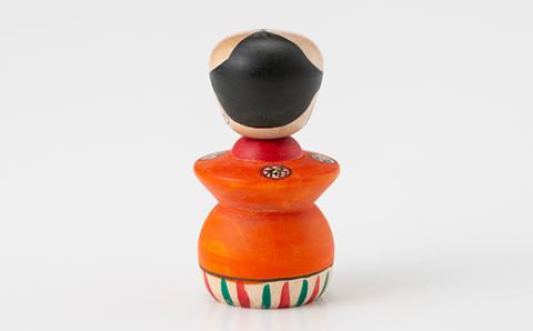 FYN9-580 ＜菊摩呂こけし工房＞ 福助こけし 橙柄 工芸品 伝統 インテリア 置物 縁起物 山形県 西川町
