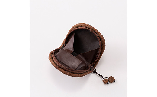 FYN9-837 ≪ご好評につき1年以上待ち≫ 山形県西川町 大井沢産 山ぶどうつる 小銭入れ（約縦 9cm×横 10cm×厚さ 3cm） 手作り 職人 やまぶどう 国産 月山 民芸品 伝統工芸品 山葡萄 蔓籠 山ぶどうつるかご コインケース