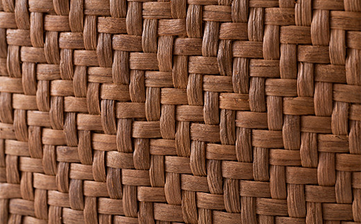 FYN9-834 ≪ご好評につき1年以上待ち≫ 山形県西川町 大井沢産 山葡萄籠 山ぶどうのつるカゴ バック大（約縦 23cm×横 33cm×まち 10cm 取っ手 13cm） 蔓籠 手作り 職人 やまぶどう 国産 月山 民芸品 伝統工芸品