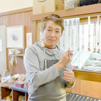 FYN9-037 月山めのう 勾玉4cm 首飾り