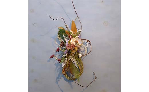 ドライフラワーのお正月しめ縄飾り【稲藁素材】〈2Wayタイプ〉注連縄 標縄 七五三縄 しめ飾り 注連飾り 〆縄 しめなわ 正月飾り F4B-0728